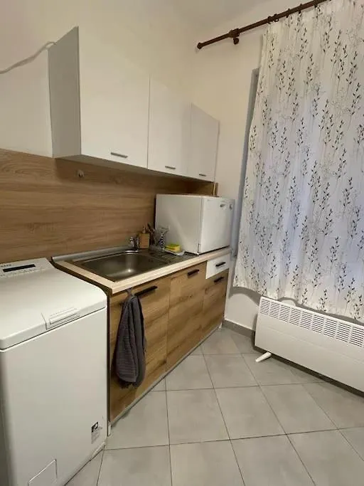 Lovely And Super Central Two-Bedroom Apartment Sofia 0*,